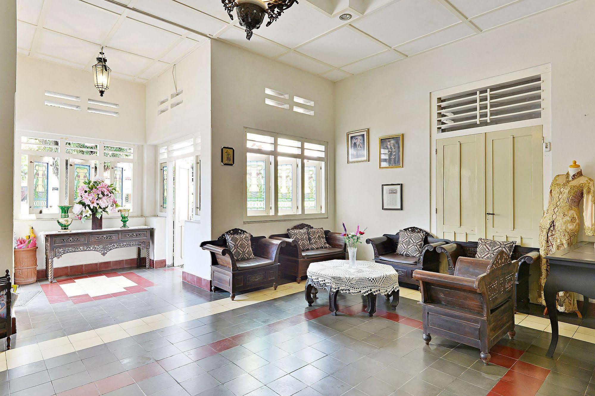 Zen Rooms Panembahan Kraton Yogyakarta Exterior photo