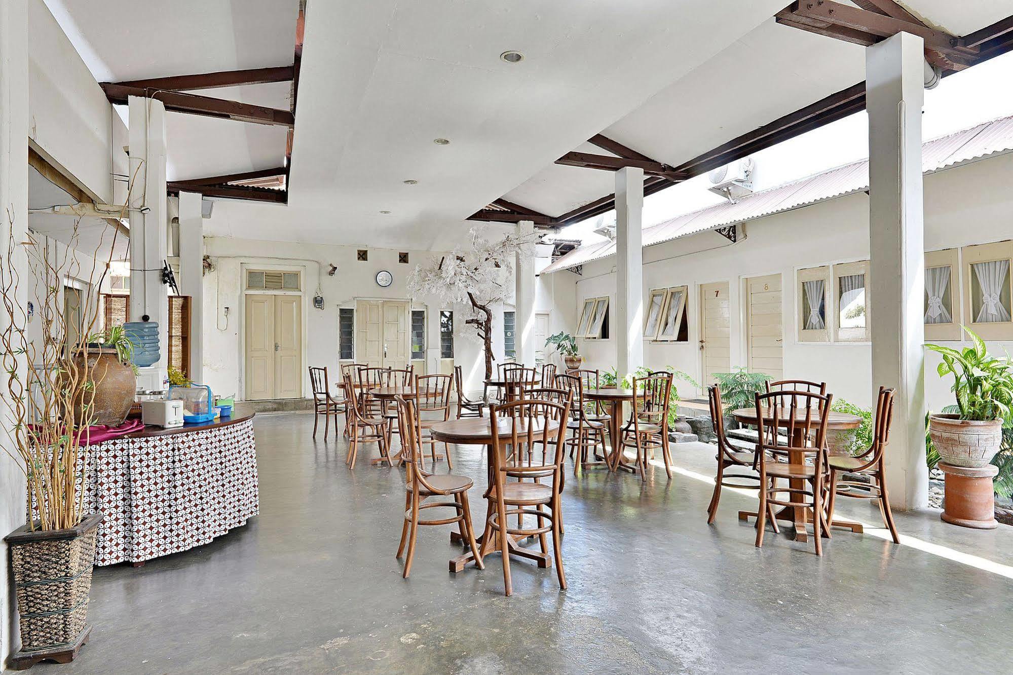 Zen Rooms Panembahan Kraton Yogyakarta Exterior photo