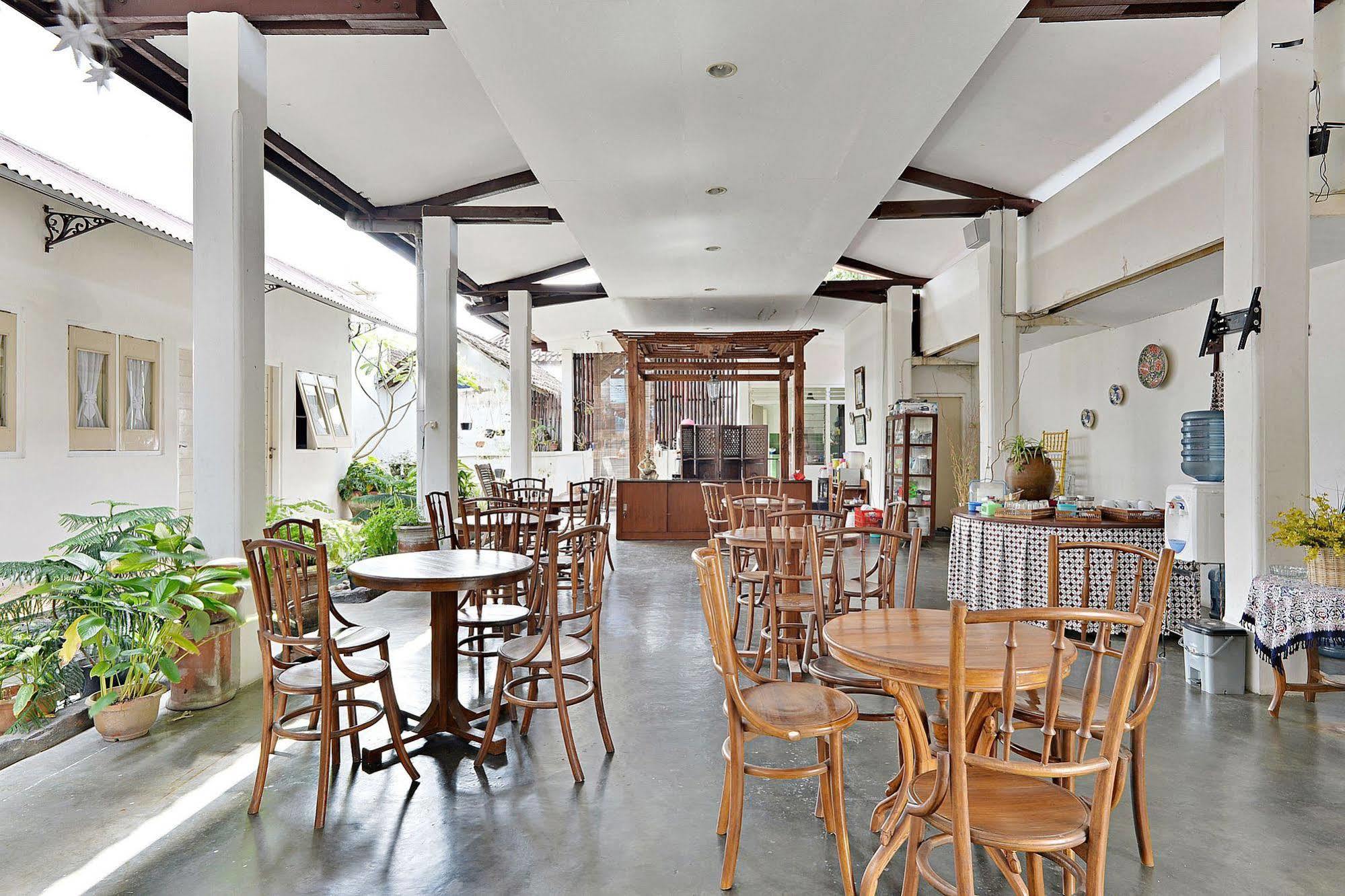 Zen Rooms Panembahan Kraton Yogyakarta Exterior photo