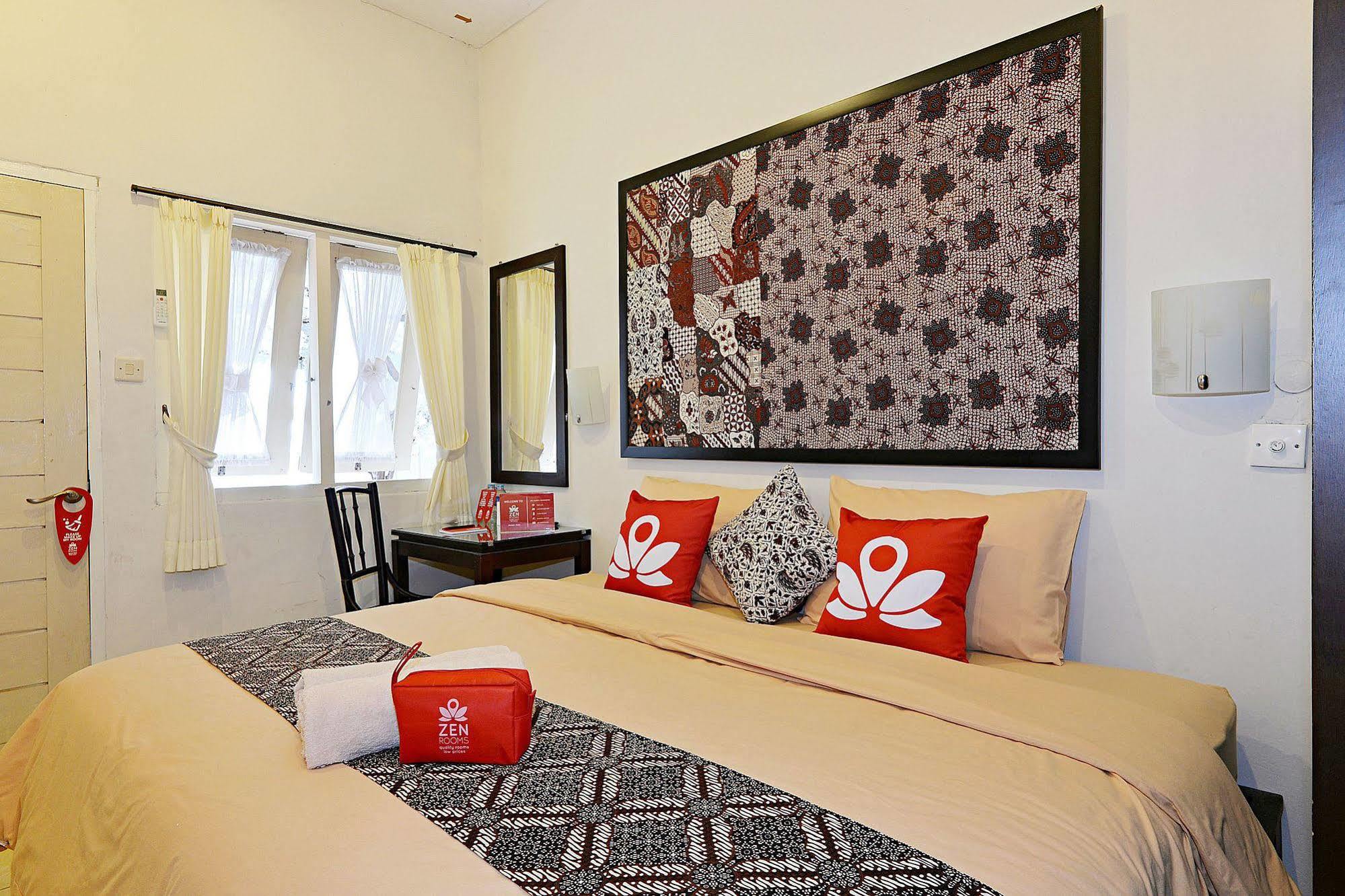 Zen Rooms Panembahan Kraton Yogyakarta Exterior photo